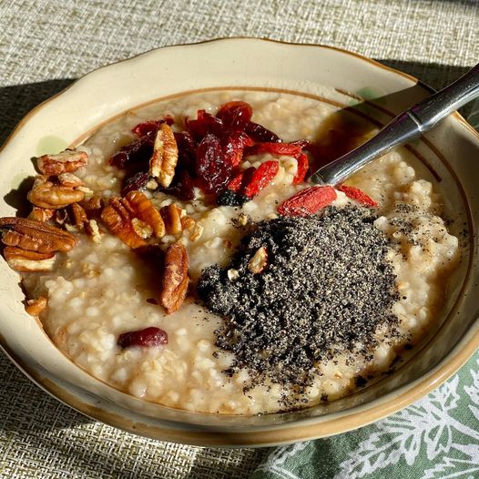 Power Breakfast - Two Oatmeal bowls that make you feel great!