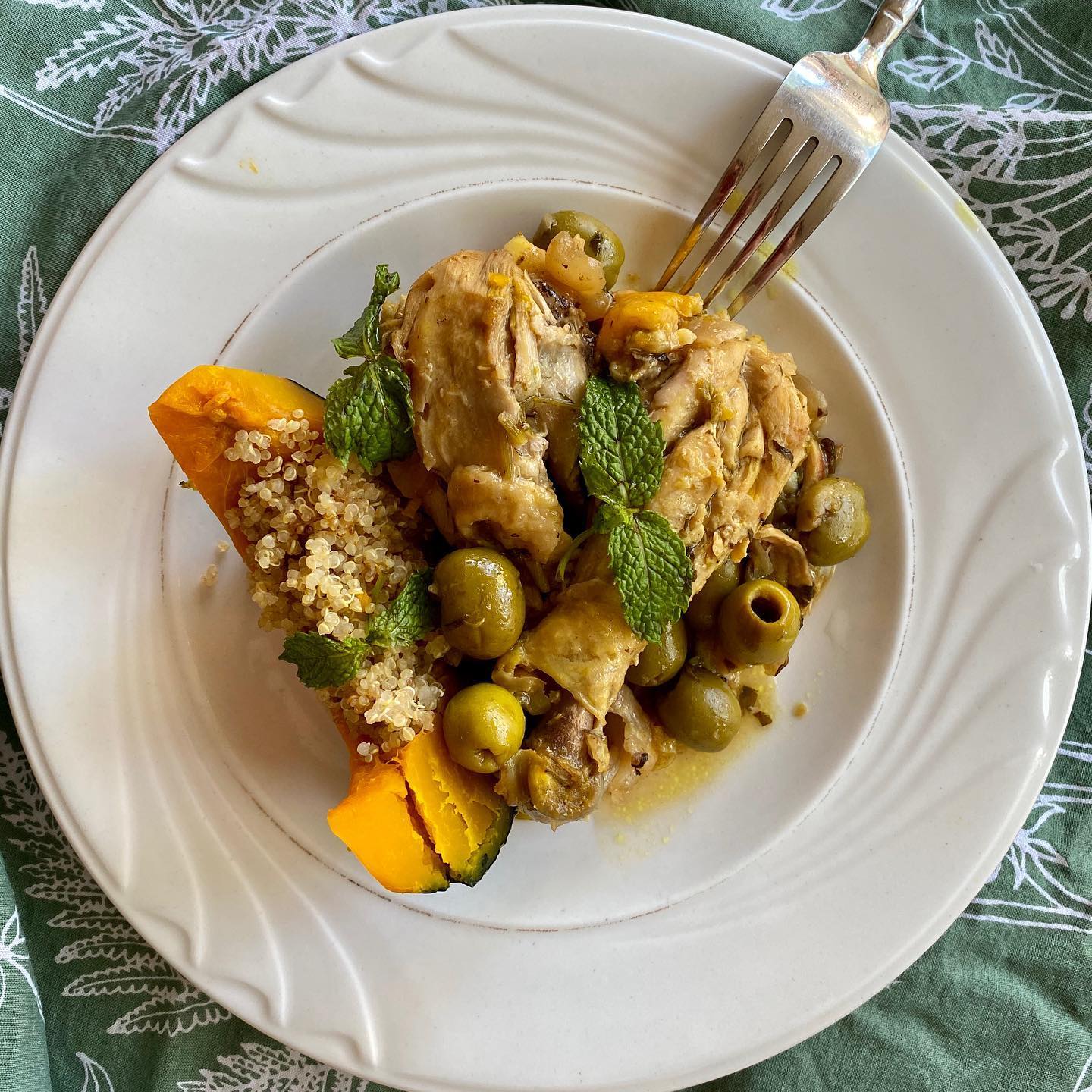 Lazy Paleo Dinner, a New Twist to Cook Moroccan Chicken Tagine Paired with Steamed Sweet Butternut Squash