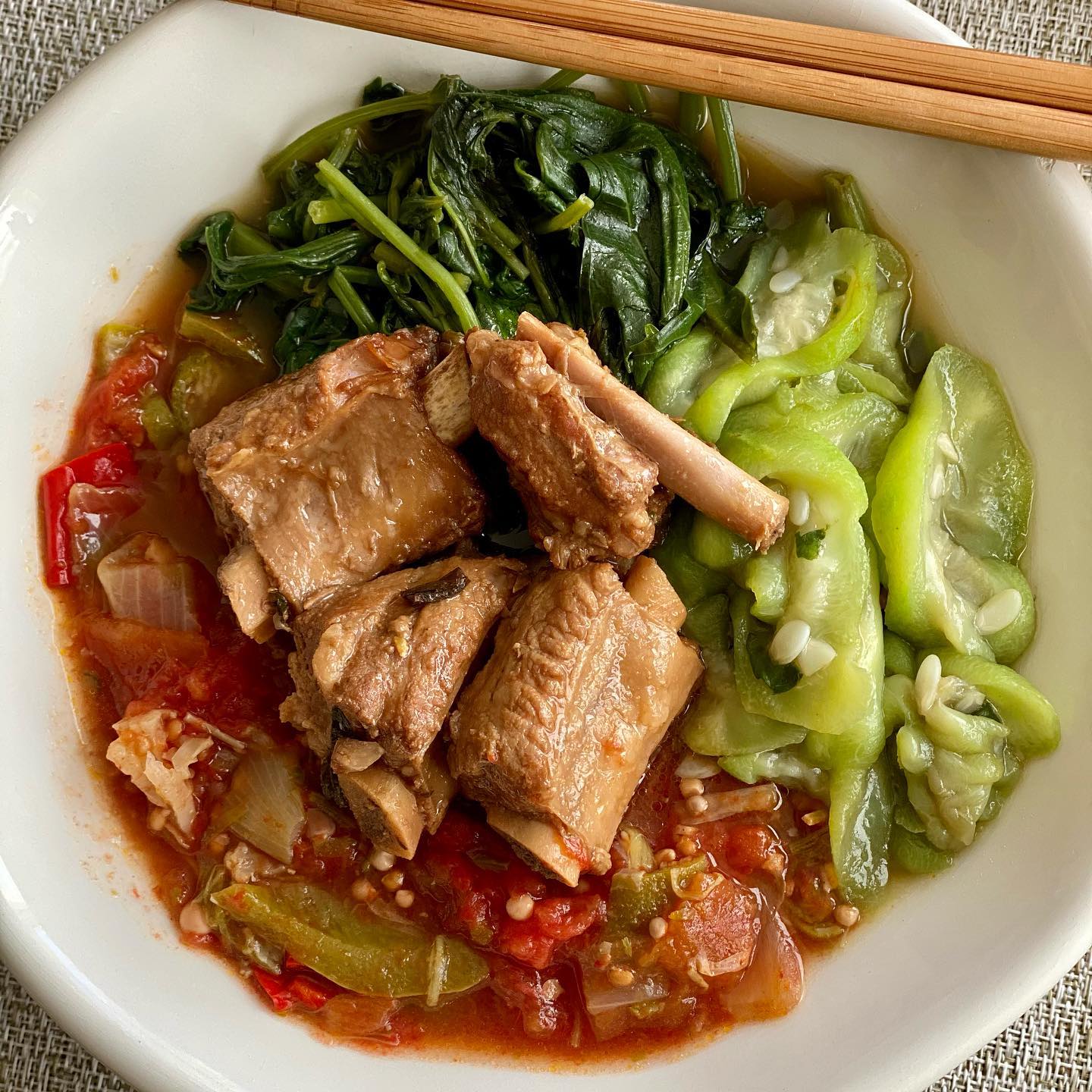 keto low carb meal- protein with colorful veggies