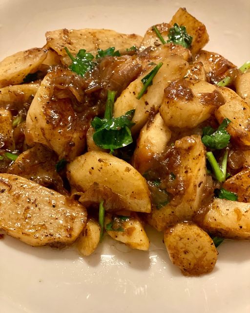 Wild yams or potatoes with caramelized onion