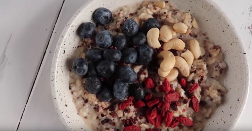 Vitaclay's Steel Cut or Rolled Oats Oatmeal (Video Recipe)