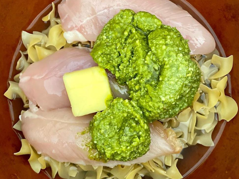 5-Ingredient chicken pasta with pesto sauce for last-minute one-pot lunch or dinner