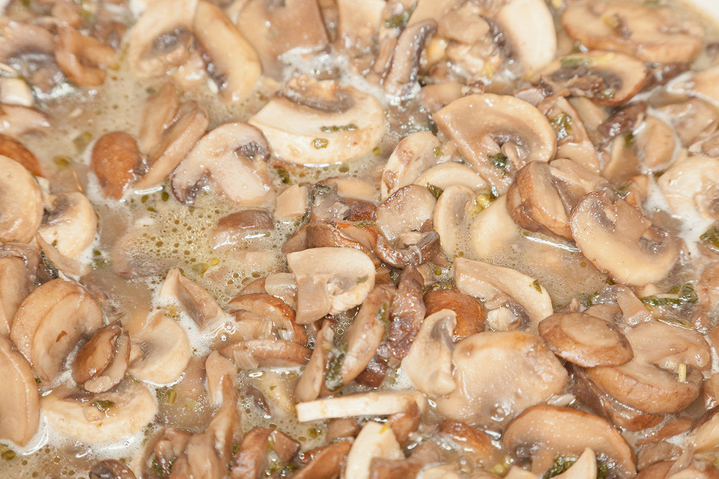 Make Your Own Nutrient Dense Mushroom Broth with VitaClay!