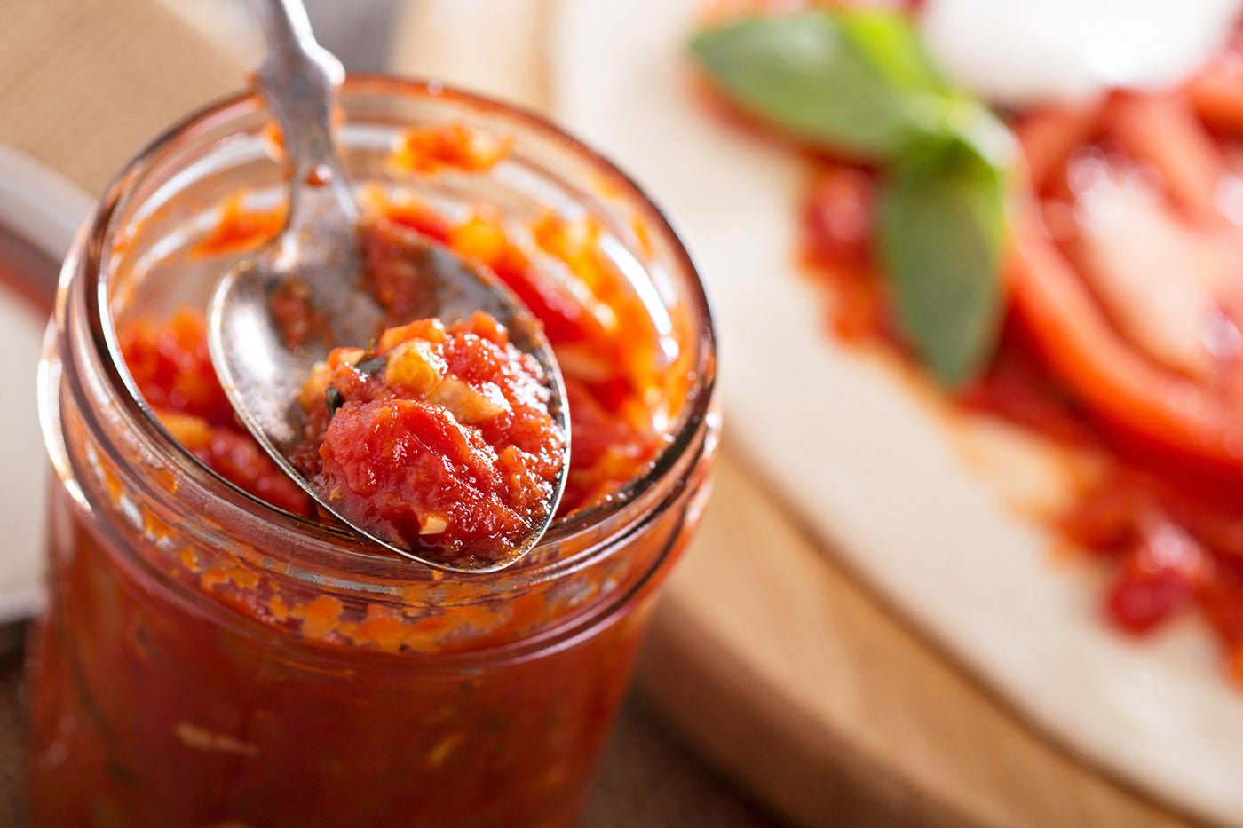 Make Your Own Pizza Sauce in Minutes: Save Time and Money!