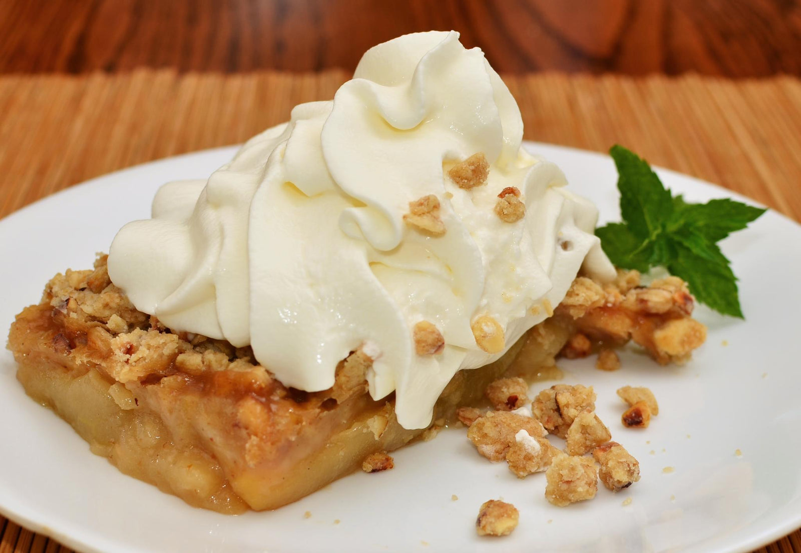 VitaClay Apple Crisp