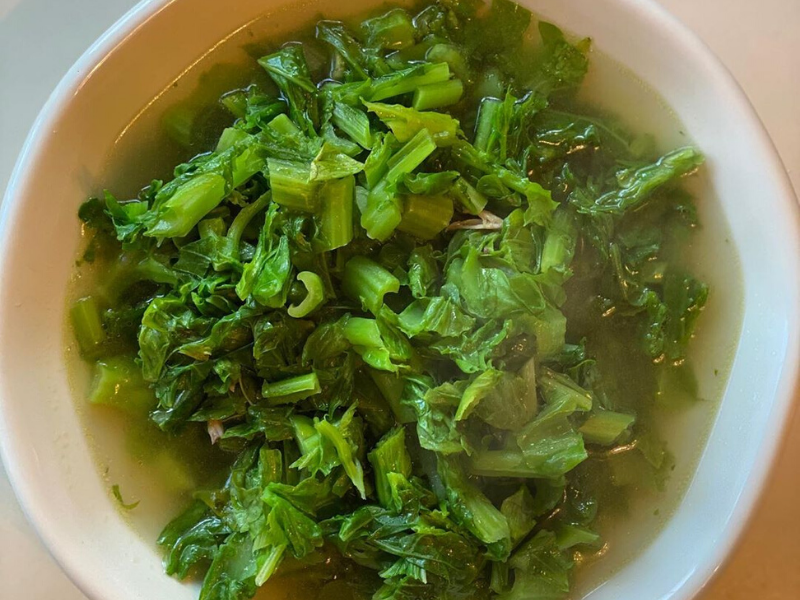 Hydrating, Anti-Inflammatory Green Mustard Soup 