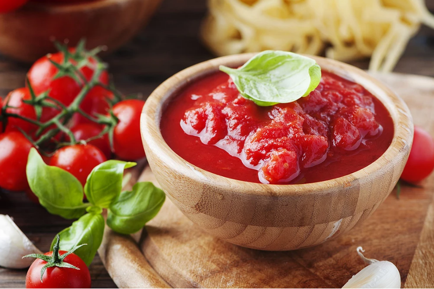 https://vitaclaychef.com/cdn/shop/articles/HOME_MADE_ITALIAN_TOMATO_SAUCE_SLOW-SIMMERED_IN_CLAY_1600x.PNG?v=1580161851