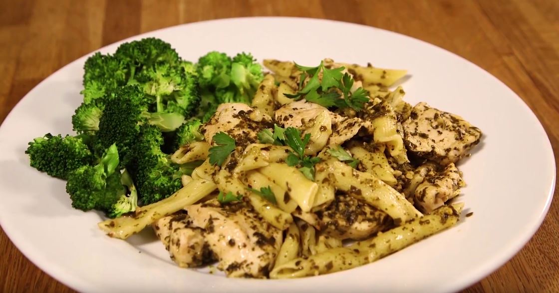 Super Easy 30 minute Pesto chicken pasta (Video Recipe)