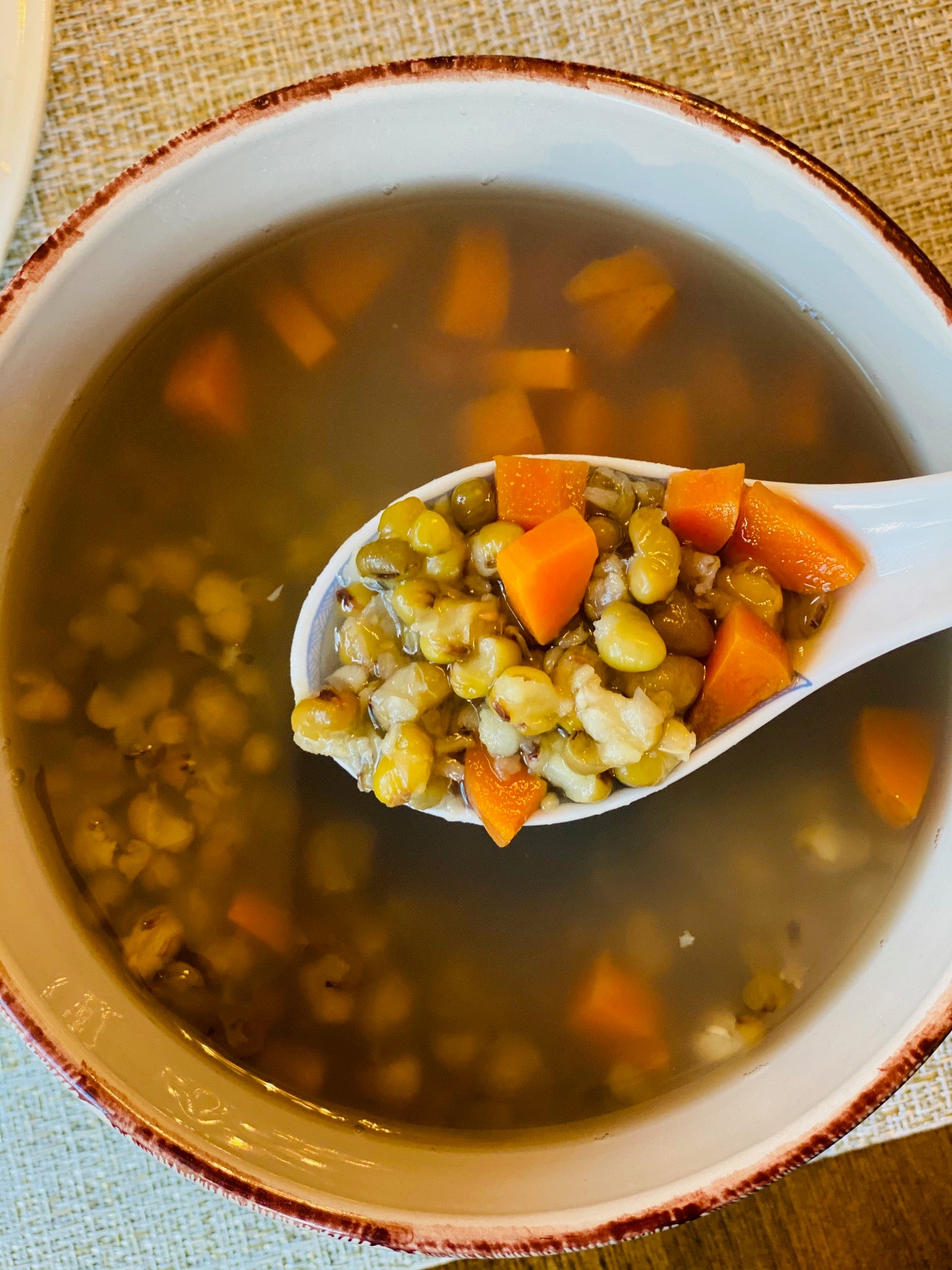 Sweet mung bean carrot soup