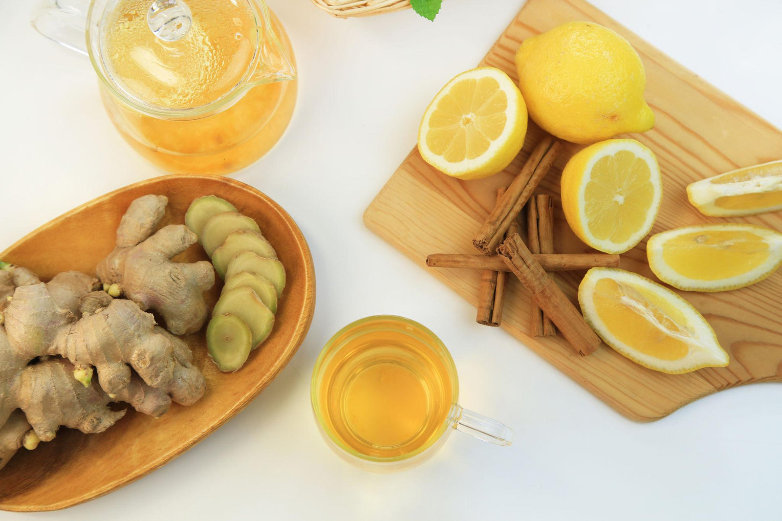 Willow Bark Tea in a Clay Pot: A Traditional Herbal Infusion for Slow Living Wellness