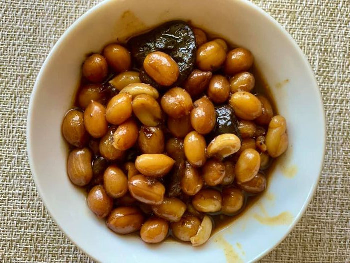 Did you know that peanuts are legumes, not actually nuts? VitaClay® Chef